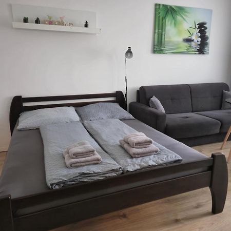 Apartment Klimka With Balcony, Free Wifi And Free Parking Bratislava Luaran gambar